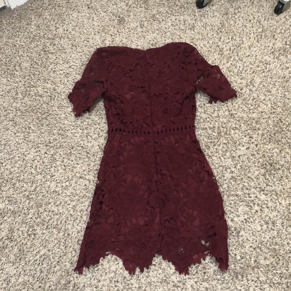 Urban Outfitters Mini Dress Size XS Burgundy Red Floral Guipure Lace - Picture 5 of 10